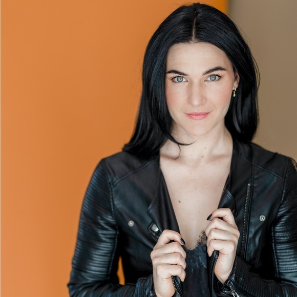 Meet your Posher, Jess - Picture 1 of 15